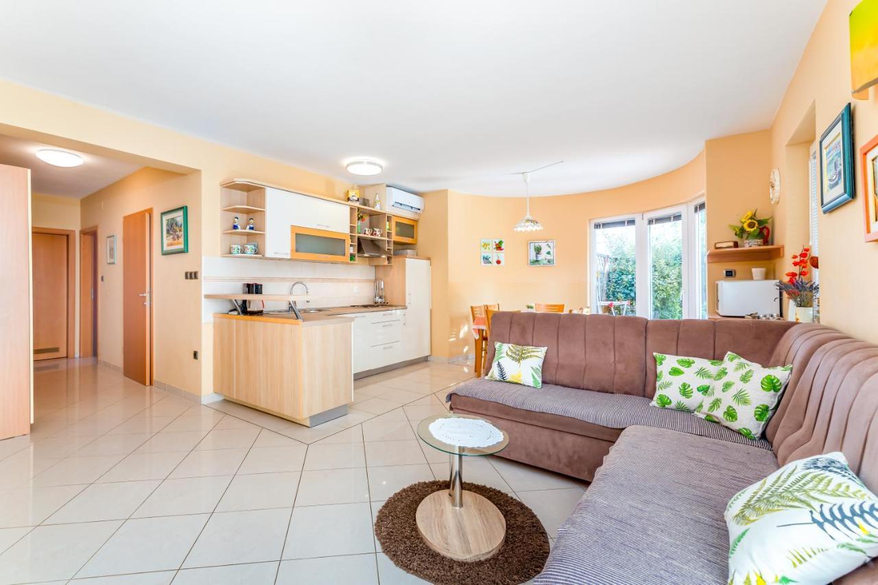 Apartments Lovorka Baška Dış mekan fotoğraf
